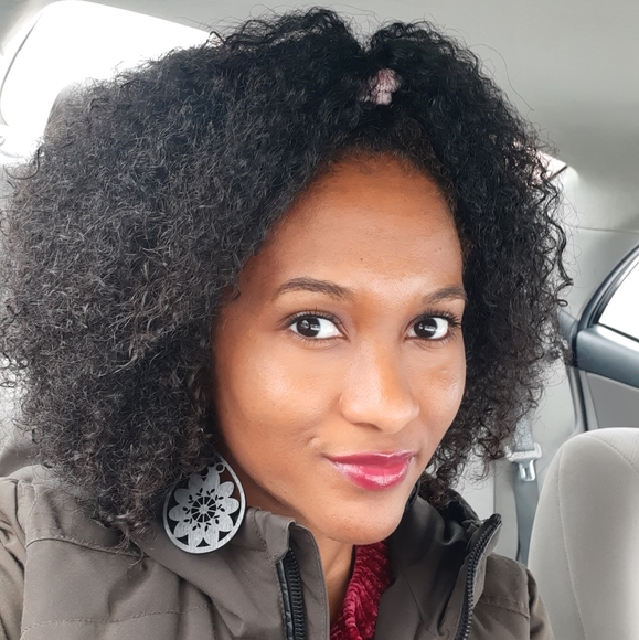 Meet your Posher, Jasmine - Picture 1 of 2